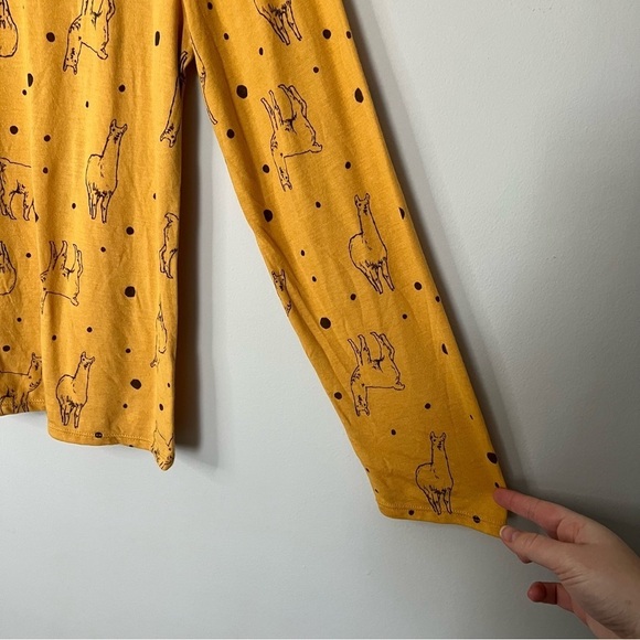 Women’s Gold Rush yellow lama printed long sleeve tee size XL - Picture 3 of 4